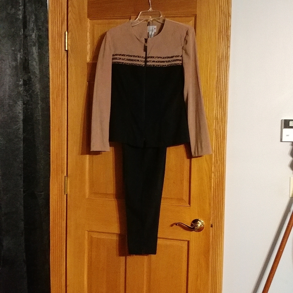 Woman's. Pant Suit